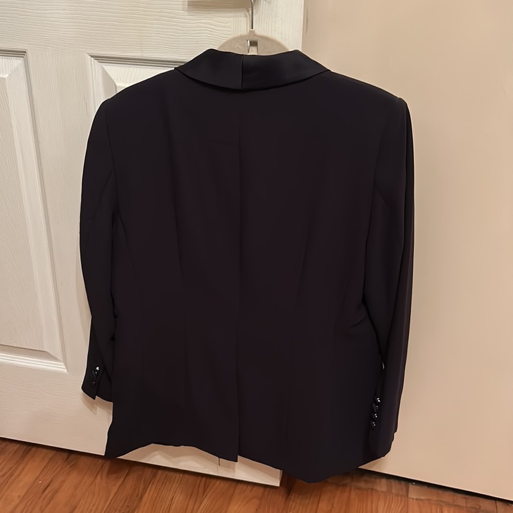 H&M Blazer - Picture 2 of 3